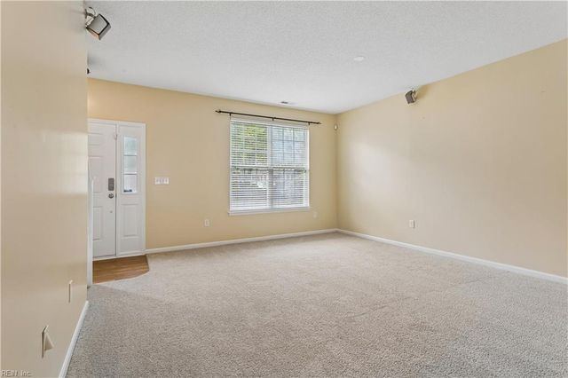 1517 Penton MEWS, Chesapeake, VA 23320