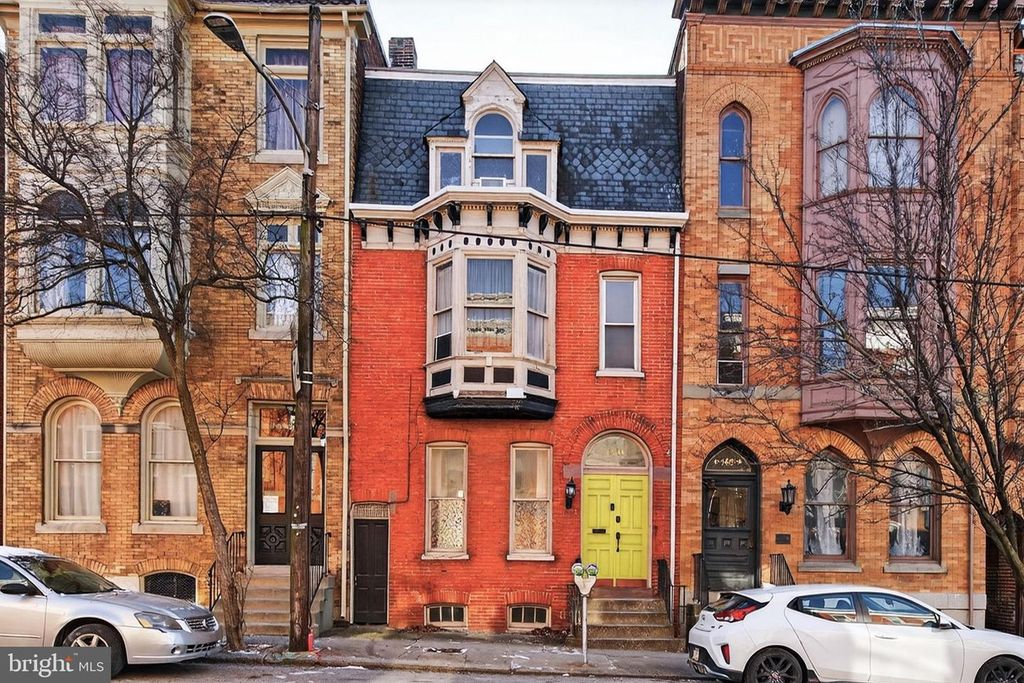 150 E PHILADELPHIA ST, York, PA 17401