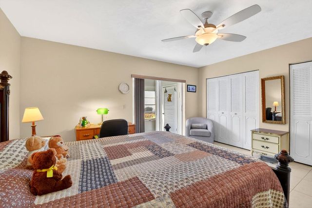 3160 Lake Osborne Drive 109, Lake Worth Beach, FL 33461