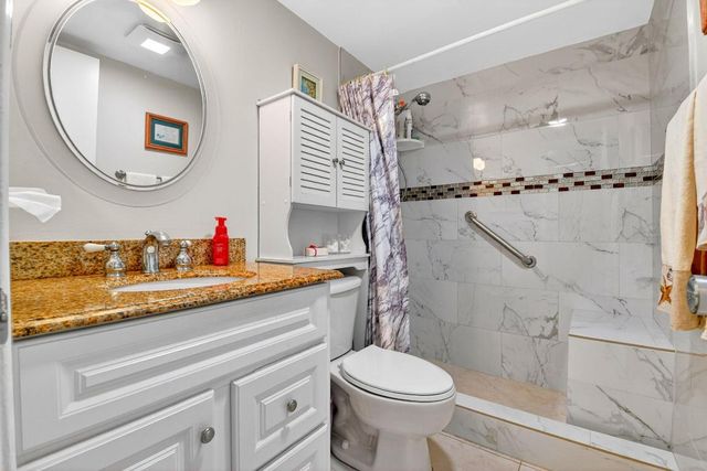 3160 Lake Osborne Drive 109, Lake Worth Beach, FL 33461