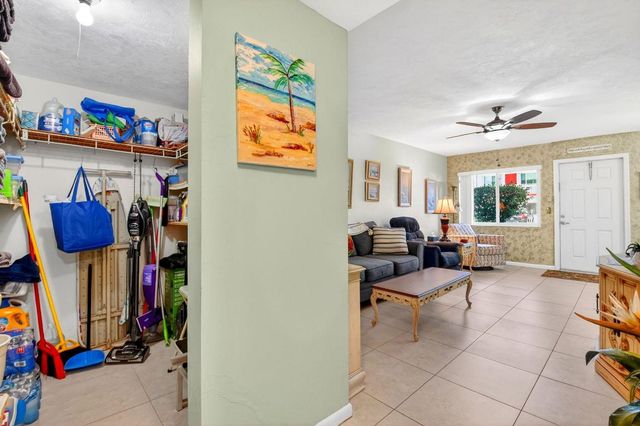 3160 Lake Osborne Drive 109, Lake Worth Beach, FL 33461