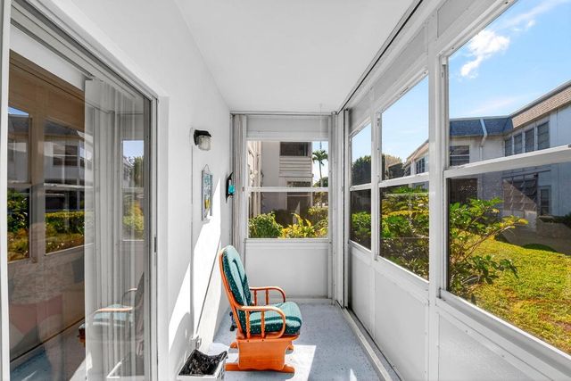 3160 Lake Osborne Drive 109, Lake Worth Beach, FL 33461