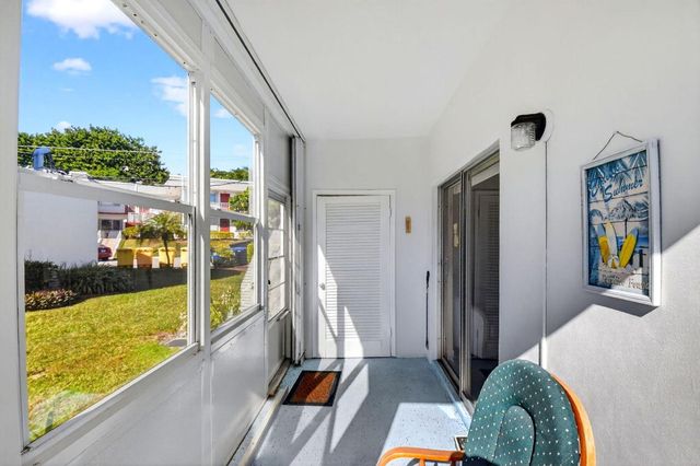 3160 Lake Osborne Drive 109, Lake Worth Beach, FL 33461