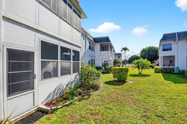 3160 Lake Osborne Drive 109, Lake Worth Beach, FL 33461