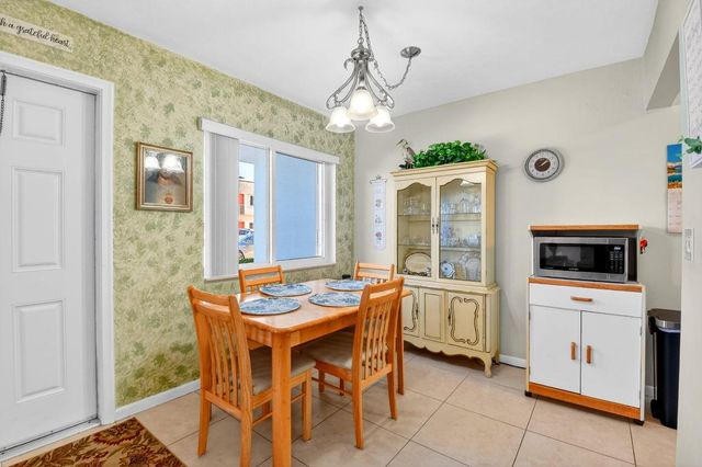 3160 Lake Osborne Drive 109, Lake Worth Beach, FL 33461