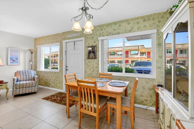 3160 Lake Osborne Drive 109, Lake Worth Beach, FL 33461