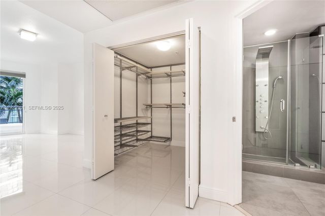 60 SW 13th St 1224, Miami, FL 33130