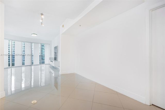 60 SW 13th St 1224, Miami, FL 33130