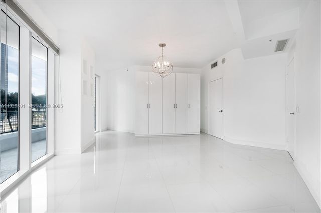 60 SW 13th St 1224, Miami, FL 33130