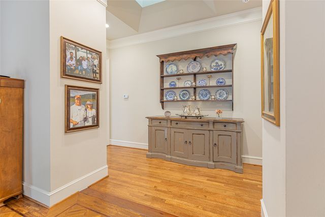 20 Stonecourt Circle, Dallas, TX 75225
