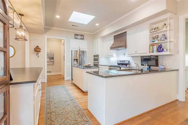 20 Stonecourt Circle, Dallas, TX 75225