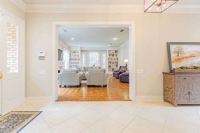 20 Stonecourt Circle, Dallas, TX 75225