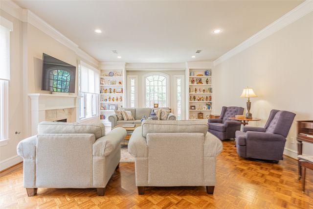 20 Stonecourt Circle, Dallas, TX 75225