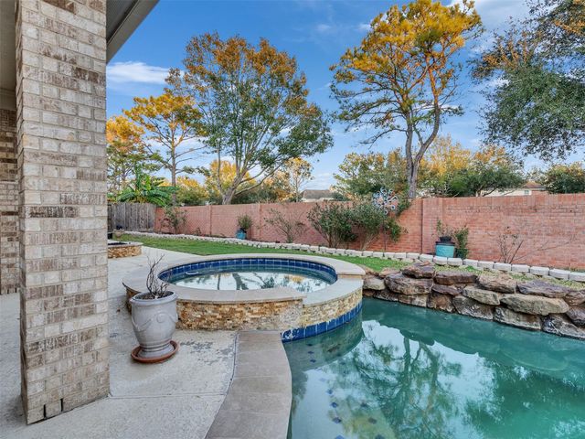 2407 Beacon Pointe, Pearland, TX 77584