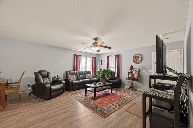 7100 Harlem Street, Baytown, TX 77521