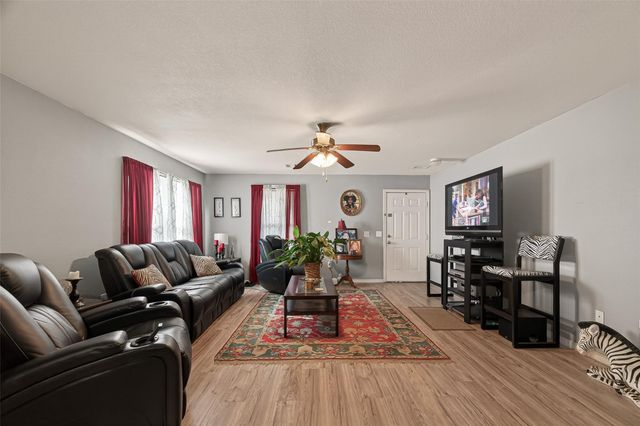 7100 Harlem Street, Baytown, TX 77521