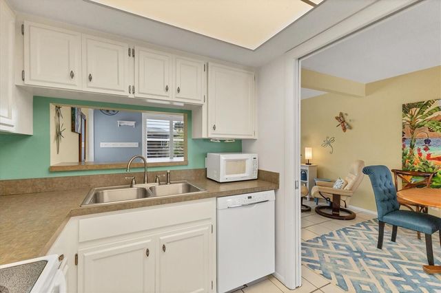 1018 BEACH MANOR CIRCLE 40, Venice, FL 34285