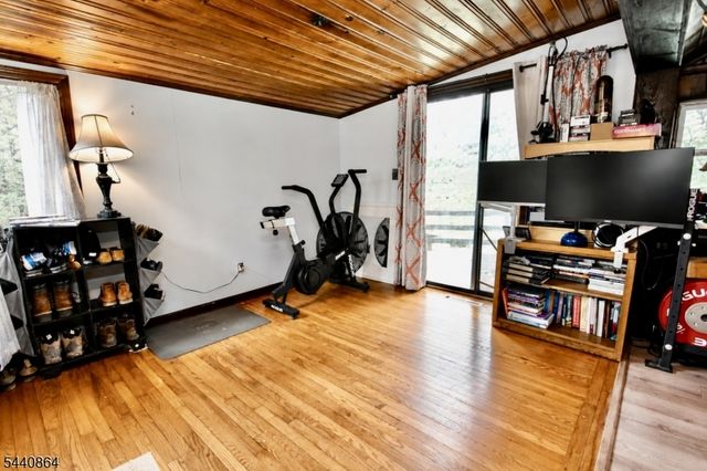 29 Ferris Ln, Jefferson Twp., NJ 07438