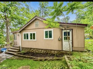29 Ferris Ln, Jefferson Twp., NJ 07438