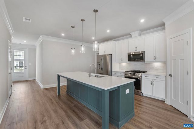 208 SUNBIRD LN, Waynesboro, VA 22980