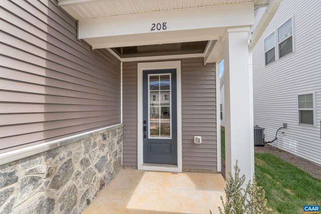 208 SUNBIRD LN, Waynesboro, VA 22980