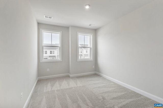 208 SUNBIRD LN, Waynesboro, VA 22980