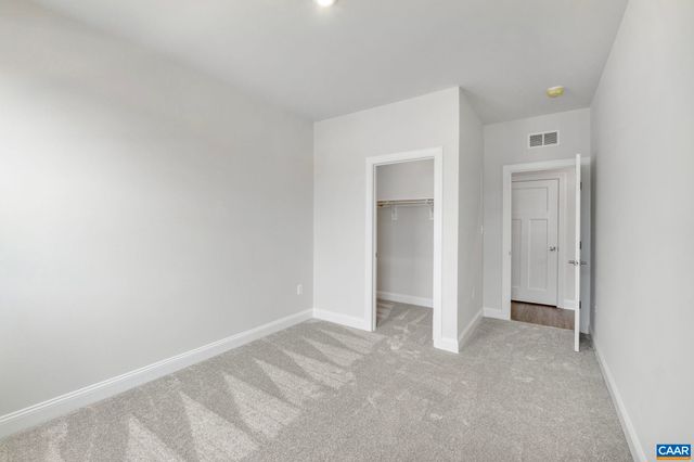 208 SUNBIRD LN, Waynesboro, VA 22980