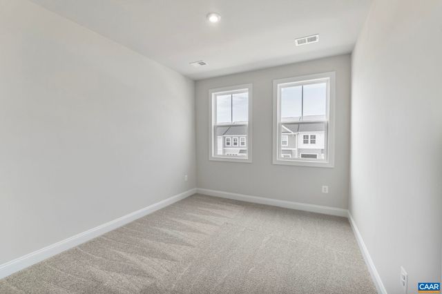 208 SUNBIRD LN, Waynesboro, VA 22980