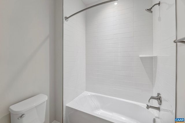 208 SUNBIRD LN, Waynesboro, VA 22980