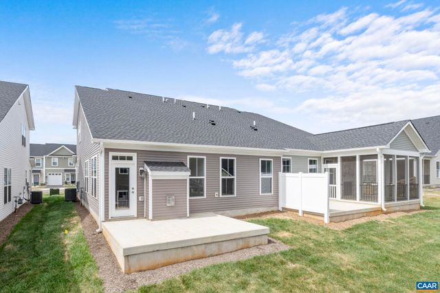 208 SUNBIRD LN, Waynesboro, VA 22980