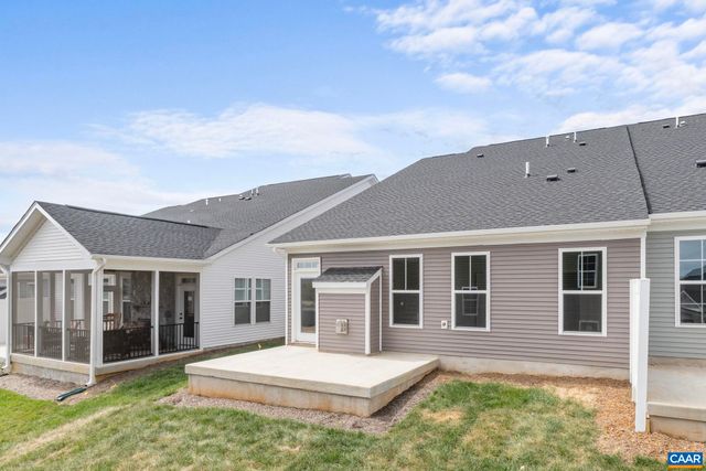 208 SUNBIRD LN, Waynesboro, VA 22980