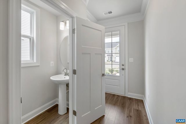 208 SUNBIRD LN, Waynesboro, VA 22980