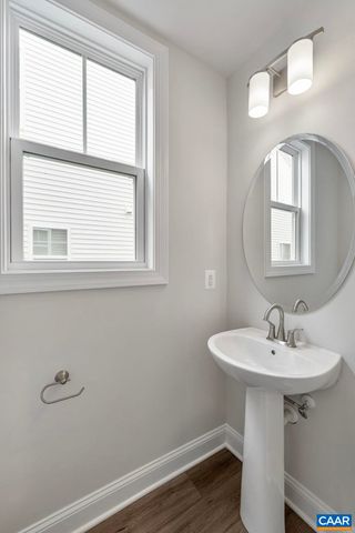 208 SUNBIRD LN, Waynesboro, VA 22980