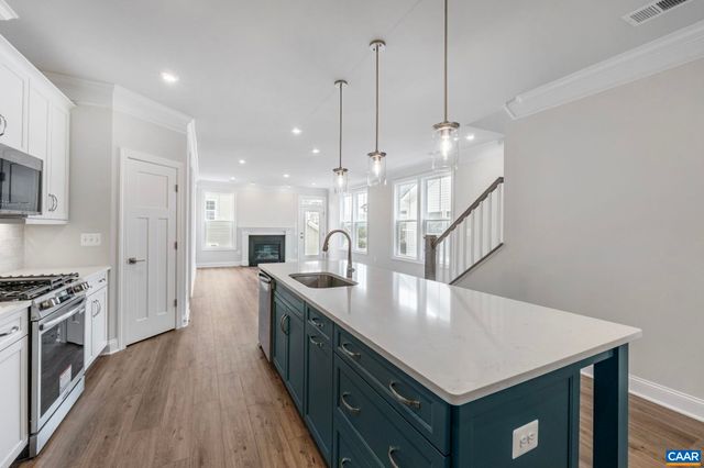 208 SUNBIRD LN, Waynesboro, VA 22980