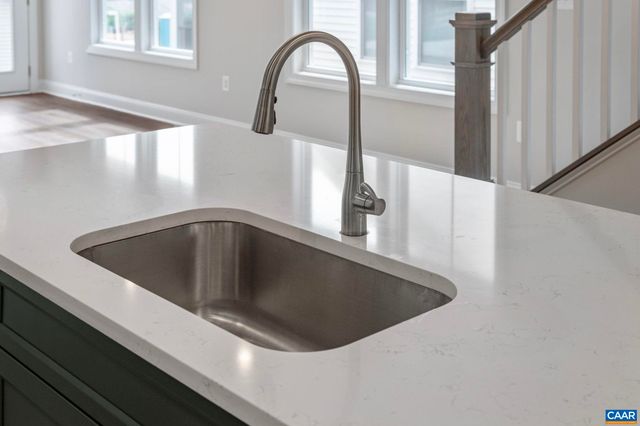 208 SUNBIRD LN, Waynesboro, VA 22980