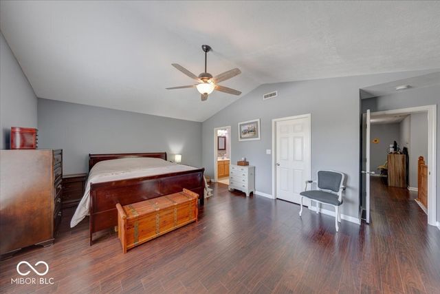 2705 Camelot Way, Greenwood, IN 46143