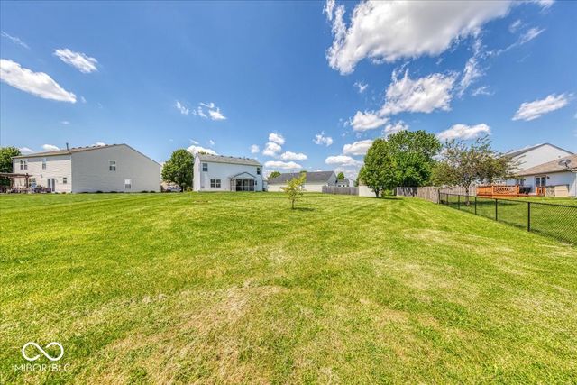 2705 Camelot Way, Greenwood, IN 46143