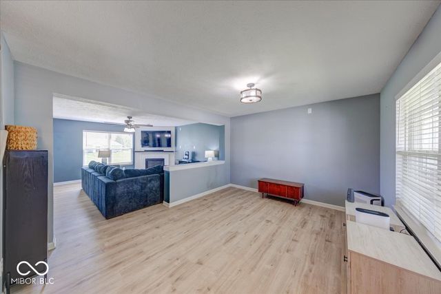 2705 Camelot Way, Greenwood, IN 46143