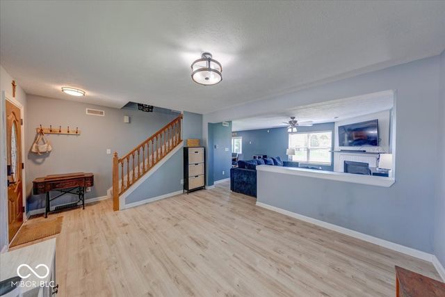 2705 Camelot Way, Greenwood, IN 46143
