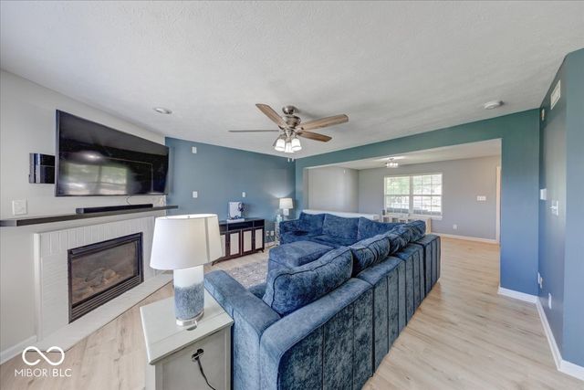 2705 Camelot Way, Greenwood, IN 46143