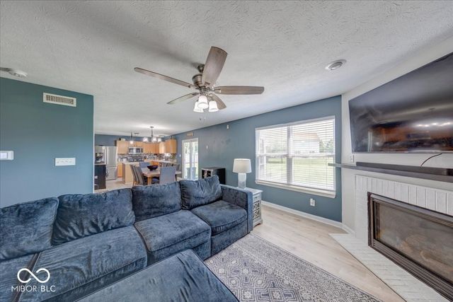 2705 Camelot Way, Greenwood, IN 46143