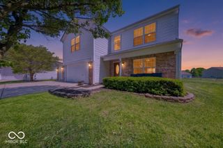 2705 Camelot Way, Greenwood, IN 46143