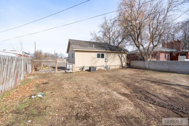 416 E 17th Street, Idaho Falls, ID 83404