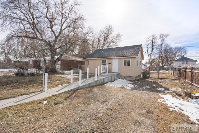 416 E 17th Street, Idaho Falls, ID 83404