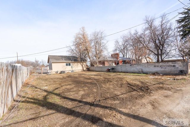 416 E 17th Street, Idaho Falls, ID 83404