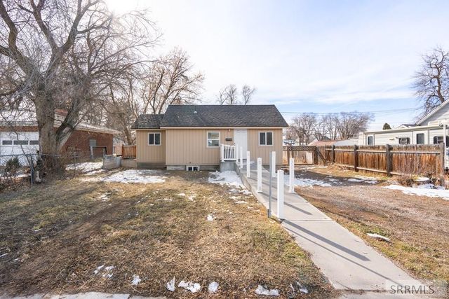 416 E 17th Street, Idaho Falls, ID 83404