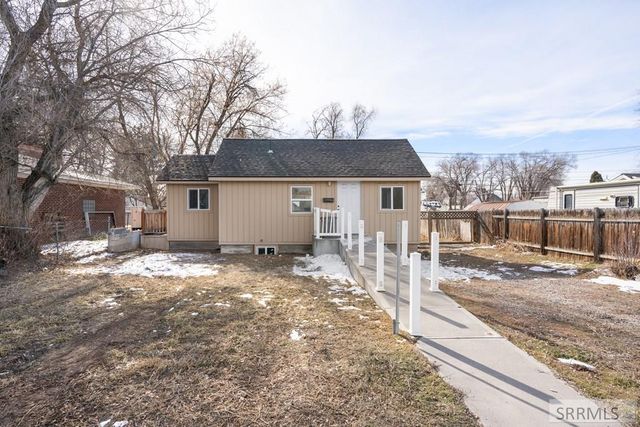 416 E 17th Street, Idaho Falls, ID 83404