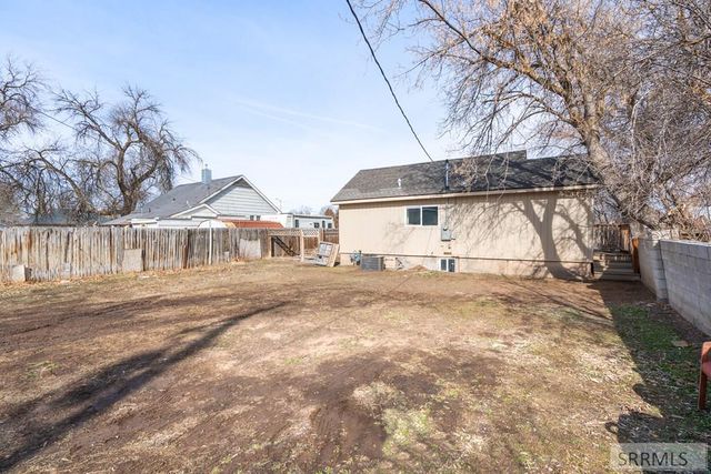 416 E 17th Street, Idaho Falls, ID 83404