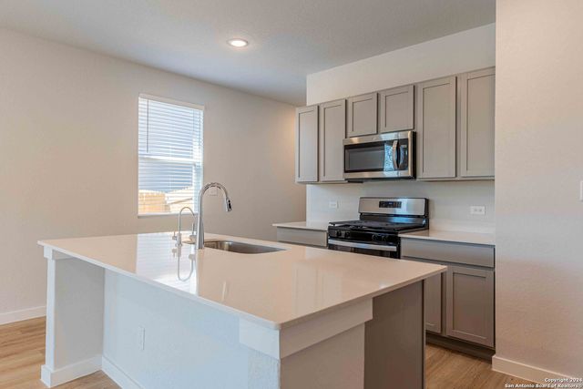 5318 Tourmaline Loop, San Antonio, TX 78222