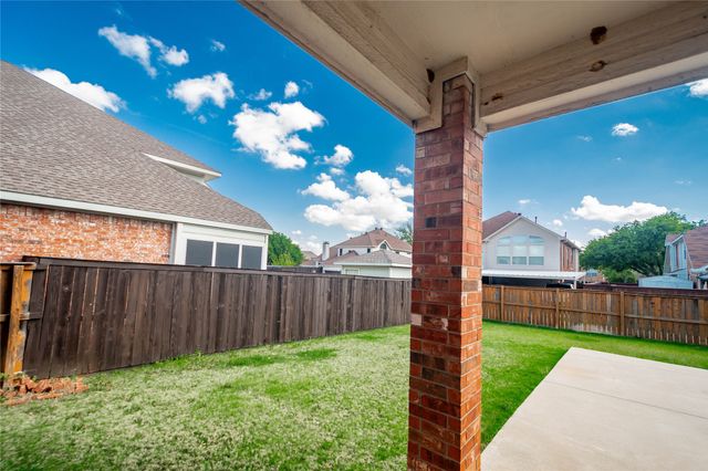 1310 Pinehurst Drive, Lewisville, TX 75077